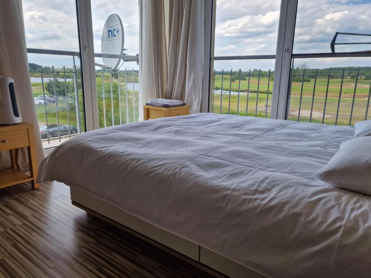 Apartgolf Sobienie Krolewskie Sobienie Szlacheckie 外观 照片