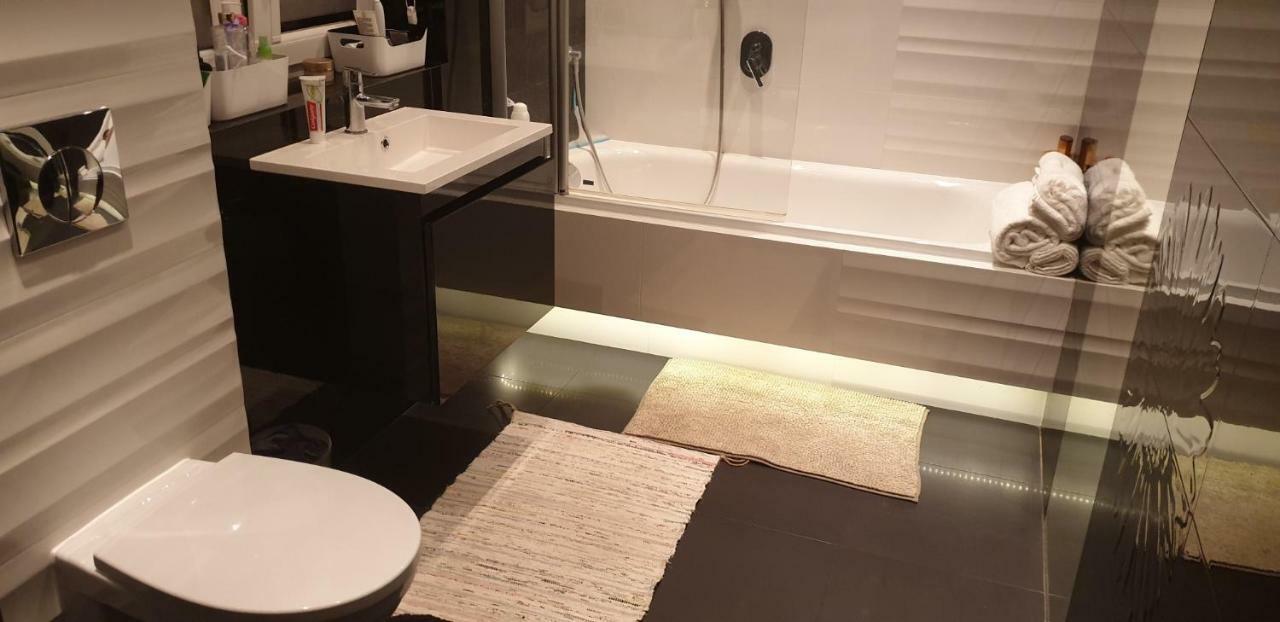 Apartgolf Sobienie Krolewskie Sobienie Szlacheckie 外观 照片
