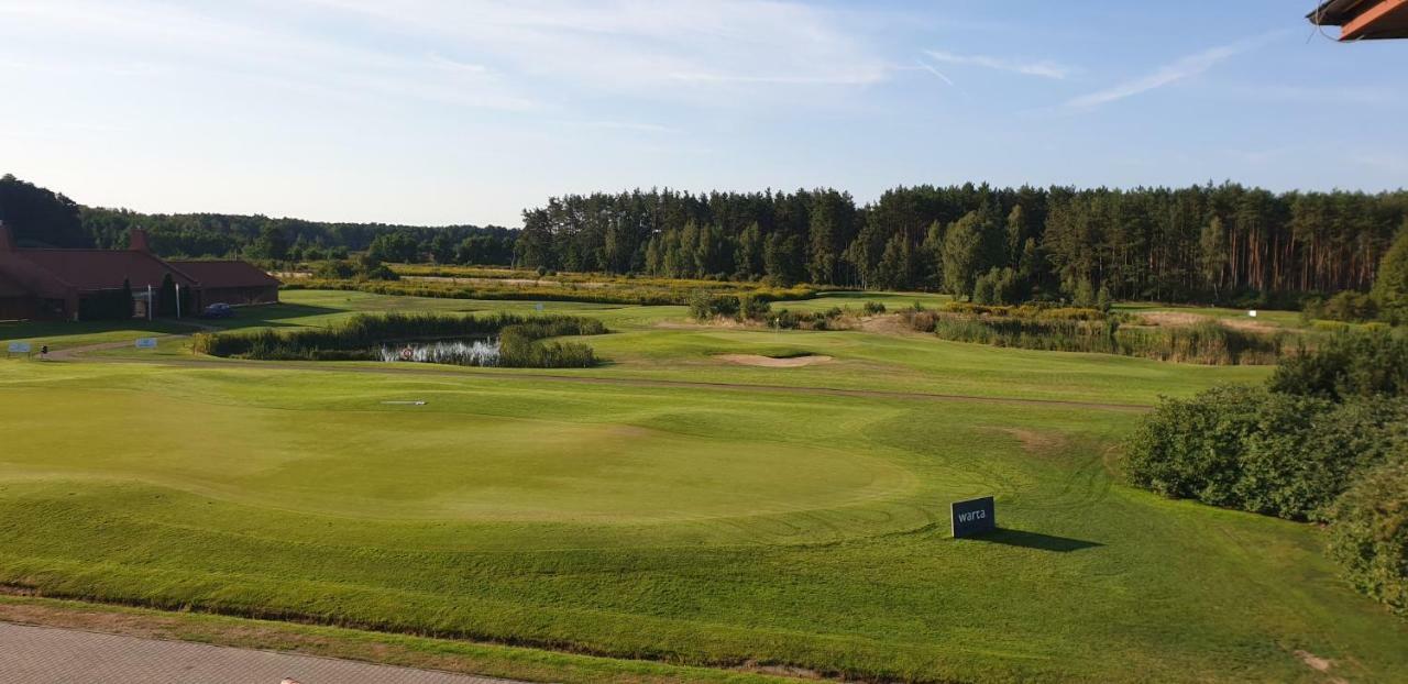 Apartgolf Sobienie Krolewskie Sobienie Szlacheckie 外观 照片