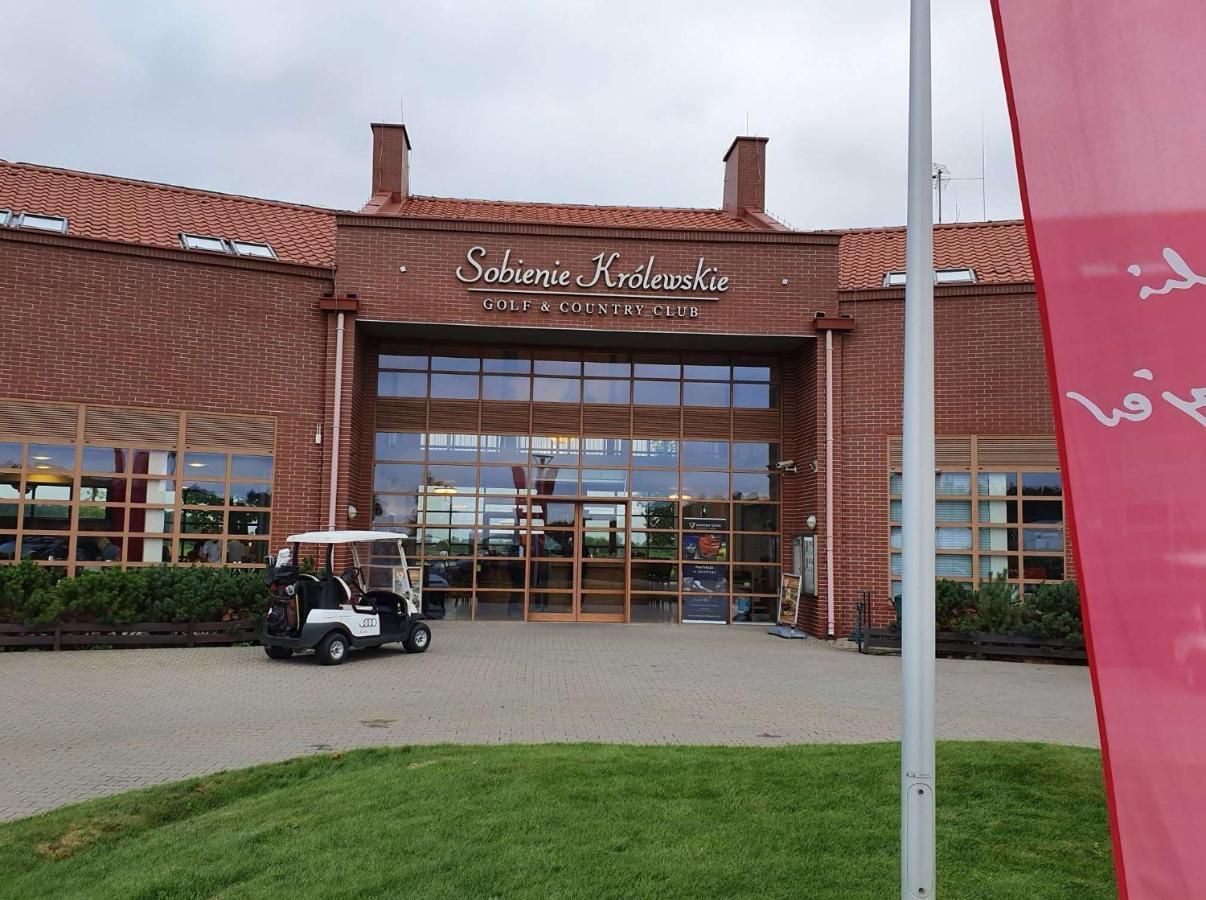 Apartgolf Sobienie Krolewskie Sobienie Szlacheckie 外观 照片